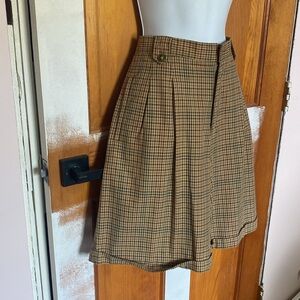 5/$20 - Vintage Pleated Shorts by Liz Sport - Size 12 (vintage sizing)